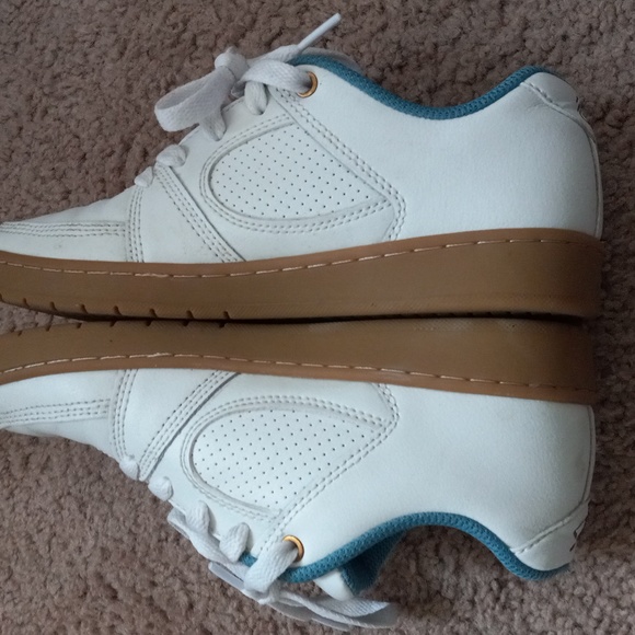 eS skate shoes size 5.5 - Picture 4 of 6